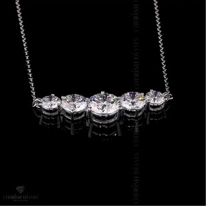 Collier pendentif en or avec cinq diamants de laboratoire, taille brillant, certifié IGI, clarté VVS, pour fiançailles et mariage féminins - Product Image 2