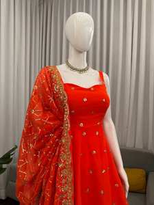 Ensemble Salwar Kritva Fashion élégant à imprimé floral en Faux Georgette épais avec Dupatta pour Femme - Longueur genou, Coupe classique, Matériaux recyclés - Product Image 4