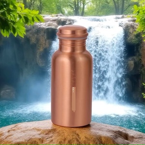 Bouteille d'eau moderne en cuivre R International, design unique, métal durable, écologique, anti-fuite, portable, compatible lave-vaisselle et micro-ondes - Product Image 6