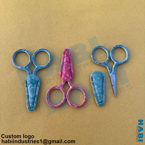 Custom Design Embroidery Scissors Wholesaler High Quality Stainless Steel Mini Right-Handed Heart-Shaped Hole Custom Scissors - Product Image 3