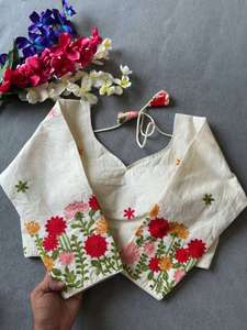 Blouse élégante de créateur, prête à porter, confortable et stylée, en coton Khadi. - Product Image 6