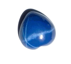 Saphir bleu étoilé en forme de cœur 9x9 mm 4 carats, cabochon poli créé en laboratoire avec effet étoile à 6 branches pour la fabrication de bijoux - Product Image 2