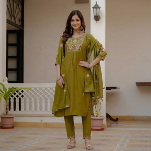 Ensemble Kurti indien pour femmes, de qualité supérieure, pour vêtements ethniques, robe tendance, provenant d'un fournisseur indien - Product Image 1