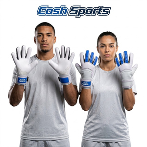 Gants de gardien de but professionnels, paume en latex de qualité supérieure pour une adhérence optimale, équipement de gardien de but respirant avec poignet réglable - Product Image 1