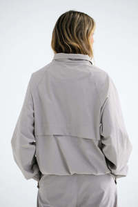 Survêtements coupe-vent en nylon de haute qualité, design personnalisé, couleur contrastée, pour femmes. - Product Image 2