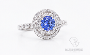 Anillo de compromiso de oro blanco de 18 quilates con diamante azul redondo de fantasía y doble halo, banda pavé de lujo atemporal para aniversario. - Product Image 2