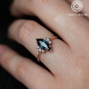 Bague de fiançailles et d'éternité classique pour femme Charm_Jewells en argent plaqué or rose avec moissanite taille coussin et sertissage à griffes IGI - Product Image 5