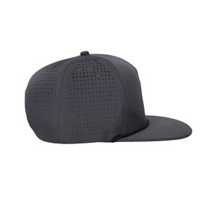 Casquette de golf imperméable 5 panneaux respirante avec logo en caoutchouc PVC personnalisé, trous découpés au laser et fermeture snapback – Prix usine - Product Image 3