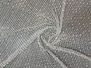 Tissu en nylon blanc à sequins en gros, maille hexagonale ouverte et embellissements scintillants pour robes de soirée et tenues de gala - Product Image 3