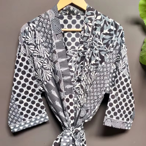 Bata Kimono de Algodón Suave y Transpirable con Estampado de Dibujos Animados Naaz Textile para Mujer, Camisón de Verano Hecho a Mano ODM con Cuello en V y Cintura Elástica - Product Image 1