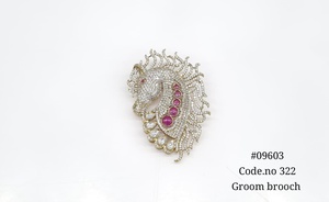 Broche tête de cheval plaquée mehandi et pierres vertes, broche de luxe pour homme, bijoux de mode pour mariage, broche pour marié. - Product Image 3