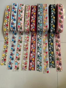 Tela de Guipur Bordada Personalizada con Encaje Floral y Cuentas, Adorno Soluble en Agua para Vestidos, Saris y Prendas - Product Image 4