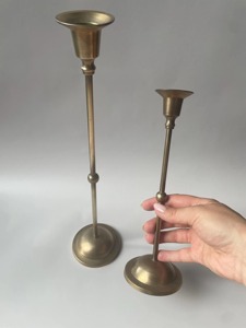 Porte-bougie haut en laiton moderne avec tige tournée élégante pour un style intérieur haut de gamme unique - Product Image 3
