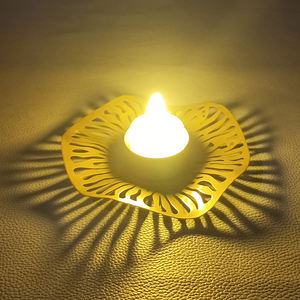 ตกแต่งพื้นที่ของคุณด้วยที่วางเทียนทีไลท์ งานโลหะประณีตที่ผสมผสานความงามแบบออร์แกนิก แรงบันดาลใจจากความละเอียดอ่อนของใบไม้ - Product Image 1