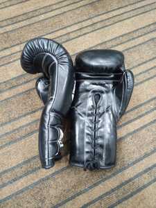 Guantes de Boxeo Sanda MMA Tradicionales Personalizados, con Cordones, de Alta Calidad, Cuero Vacuno Auténtico, Dedos Completos, Antideslizantes, Absorben la Humedad - Product Image 3