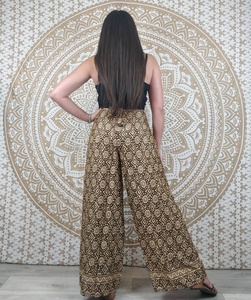 Pantalones tailandeses para mujer Moyana en algodón indio. Vestido Boho con Diseño Cruzado, Estampado Geométrico Marrón, Cintura Elástica Alta, Largo Completo, para Invierno - Product Image 3