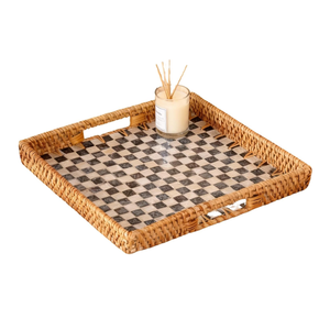 Bandejas de servir cuadradas hechas a mano, ecológicas, con incrustaciones de concha de capiz a cuadros y ratán, para café, té, bocadillos y frutas, de Vietnam. - Product Image 1