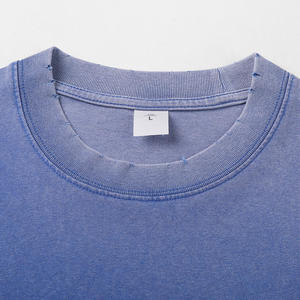 Camiseta Oversize para Hombre con Lavado Ácido – Camiseta Gráfica de Corte Holgado y Relajado con Acabado Retro Desgastado para Moda Urbana - Product Image 3