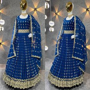 ชุดราตรีดีไซเนอร์ ชุดอนาร์กาลีสวยงามพร้อมผ้าคลุมไหล่สำหรับงานปาร์ตี้ - Product Image 5