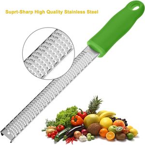 Rallador de Limón Ergonómico de Acero Inoxidable con Mango Verde Suave, Rallador de Queso de Cocina con Cubierta de Plástico, Herramienta para Frutas y Verduras - Product Image 3