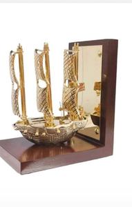 Modelo de Velero de Latón Hecho a Mano de Lujo, Diseño Art Deco, Ligero y Duradero, Decoración de Mesa para el Hogar, Oficina, Regalo de Inauguración, Diwali - Product Image 1