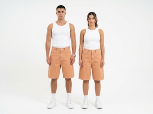 Jorts para Hombre y Mujer con Corte Holgado y Construcción de Mezclilla Resistente para el Estilo de Vida Diario y el Uso en Verano - Product Image 1
