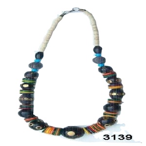 Magnifique collier de perles d'os à prix abordable et exclusif - Product Image 1