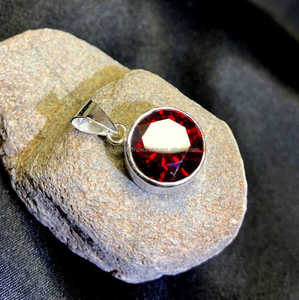 Colgante de Plata de Ley 925 Cachemira rubí rojo colgante de piedras preciosas joyería hecha a mano joyería de rubí regalo de Navidad para ella - Product Image 6