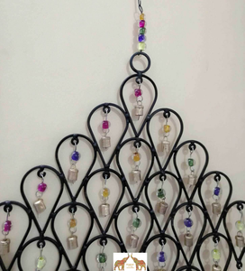 Campanas Antiguas de Metal Hechas a Mano con Forma de Lágrima para Decoración de Paredes Indias, Decoración Colgante para Interiores y Exteriores, y Estilo Rústico para el Hogar - Product Image 3