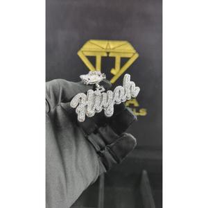 Pendentif personnalisé « Hiyah » en moissanite VVS, diamant, dessin animé, argent sterling 925, collier serti de pierres par Trisha Jewels - Product Image 1