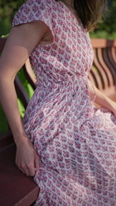 Vestido largo de algodón de corte holgado con cuello en V, mangas cortas abullonadas, estampado floral, para fiesta de verano, con bolsillo bordado para mujer - Product Image 3