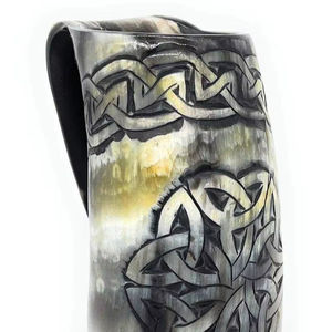 Taza de Cuerno de Búfalo Hecha a Mano Personalizada |   Ecológico, Reutilizable, Color Natural |   Accesorios de Bar Vikingos al por Mayor Personalizables - Product Image 1