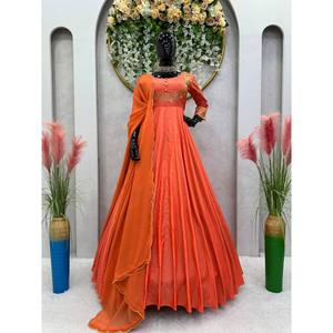 Lehenga Choli de poliéster para fiesta con vestido y dupatta adornados con bordados de hilo y lentejuelas - Product Image 2