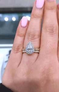 Anillo de Compromiso con Moissanita Corte Pera, Plateado en Plata, Joyería Clásica para Mujer, Disponible al Mejor Precio - Product Image 2