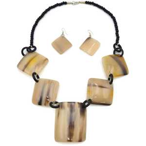 Collar de Cuerno de Búfalo Hecho a Mano MN EXPORTS MNE-435 con Cadenas de Estilo Antiguo Brillantes y Pulimentadas para Mujeres y Niñas, Artesanía Natural - Product Image 3