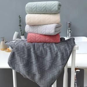 High Quality <b>Microfiber</b> Face <b>Towel</b> Lightweight Fast Dry Soft Smooth Skin Friendly <b>Towel</b> Wholesale Low Price Geometric Pattern - Product Image 1