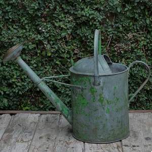 Arrosoir de jardin en métal de qualité supérieure, récipient d'arrosage à long bec pour la maison, le jardin, le balcon, les plantes, les fleurs et les herbes - Product Image 6