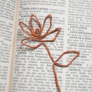 Marcapáginas Artesanal de Cobre para Lectura Diaria, Hecho a Mano con Artesanía Tradicional, Tamaño Personalizable, Diseño Moderno - Product Image 4