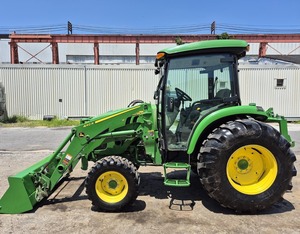 รถแทรกเตอร์ล้อตีนตะขาบ John Deere 440R มือสอง 20 แรงม้า ดีเซล ขับเคลื่อน 4 ล้อ พร้อมห้องโดยสารแบบปิด สำหรับงานเกษตรกรรม - Product Image 1