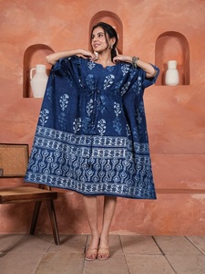 Robe longue kaftan à imprimé ethnique pour femme, coupe ample décontractée, avec logo frontal, idéale pour l'été, les mariages et les soirées - Product Image 3