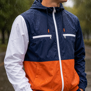 Ensemble survêtement homme personnalisé avec veste coupe-vent à capuche et short, color block, imperméable, en polyester, disponible en OEM/ODM - Product Image 6