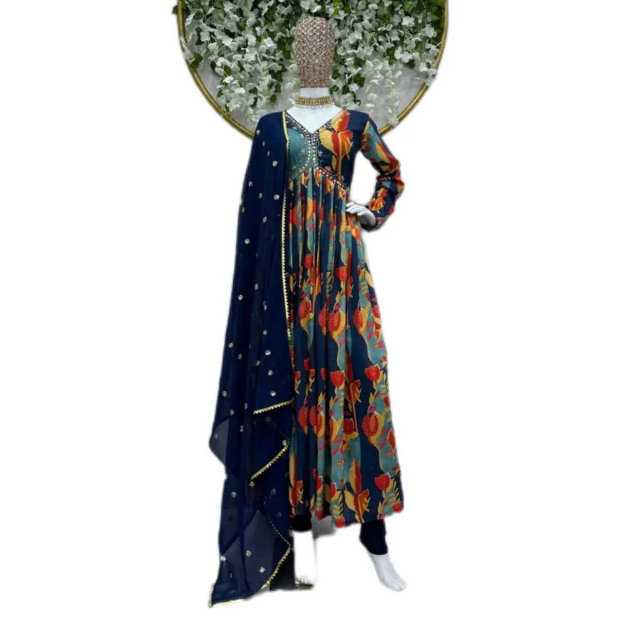 Een Outfit Uit Alia S-Stijl Boek Casual Jurken Van Fatema-Mode In Alia-Stijl
