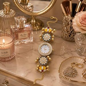 Reloj de pulsera floral chapado en oro para mujer con cristales de imitación y perlas de loto, joyería étnica para boda, regalo para niñas - Product Image 6