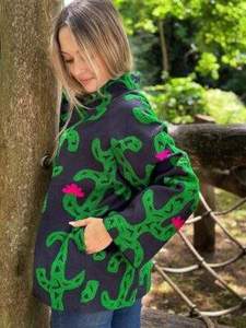 เสื้อแจ็คเก็ตผ้าฝ้ายซูซานีงานฝีมือสุดหรู สีดำ ปักลายสีเขียวมรกต เสื้อคลุมสไตล์โบฮีเมียนลายศิลปะ  เสื้อคลุมผู้หญิงสไตล์ชาติพันธุ์ - Product Image 4