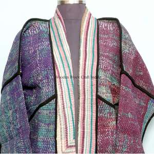 Veste multicolore faite à la main en coton 100% avec imprimé floqué, broderie Kantha, patchwork tricoté, détails boutonnés, veste vintage du Rajasthan - Product Image 3