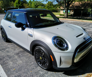 El Mini Cooper Eléctrico 2025 es un hatchback totalmente rediseñado de nueva generación, impulsado por batería, construido sobre una plataforma EV dedicada. - Product Image 6