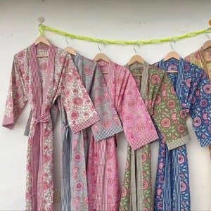 Bata tipo kimono con estampado floral para mujer, corte holgado, manga tres cuartos, cuello oblicuo, cierre con cordón, ropa de primavera - Product Image 1