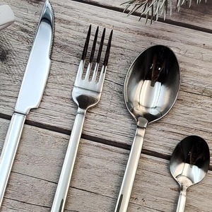 Juego de cubiertos metálicos con un brillo único y fantástico, un juego de cubiertos increíble hecho de acero inoxidable de alta calidad. - Product Image 2