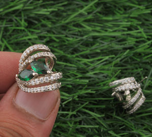 Pendientes de Plata de Ley 925 con Circonitas Cúbicas en Forma de Gota de Agua para Mujer, Joyería de Lujo Hipoalergénica para Boda y Compromiso, Venta al por Mayor - Product Image 1