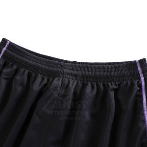 Ensemble complet d'uniformes de football professionnels, fabriqué en tissu mesh respirant, léger et durable, pour l'entraînement et les matchs - Product Image 6